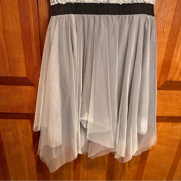 Lace tulle dress - Picture 5 of 9